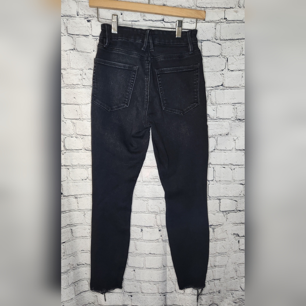 Good American Good Legs Crop Raw Step Hem Jean Size 26 - Picture 2 of 8
